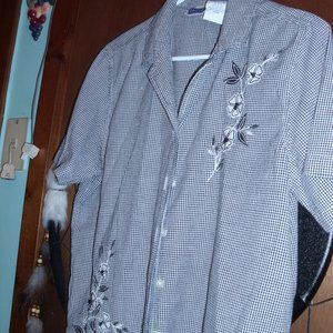 size m.erica & co. black white button down shirt